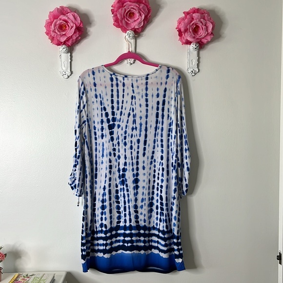 EUC Dillards Dotti Tie Dye Print V-Neck 3/4” Sleeve Cover-Up Dress, Size M. - Picture 7 of 10